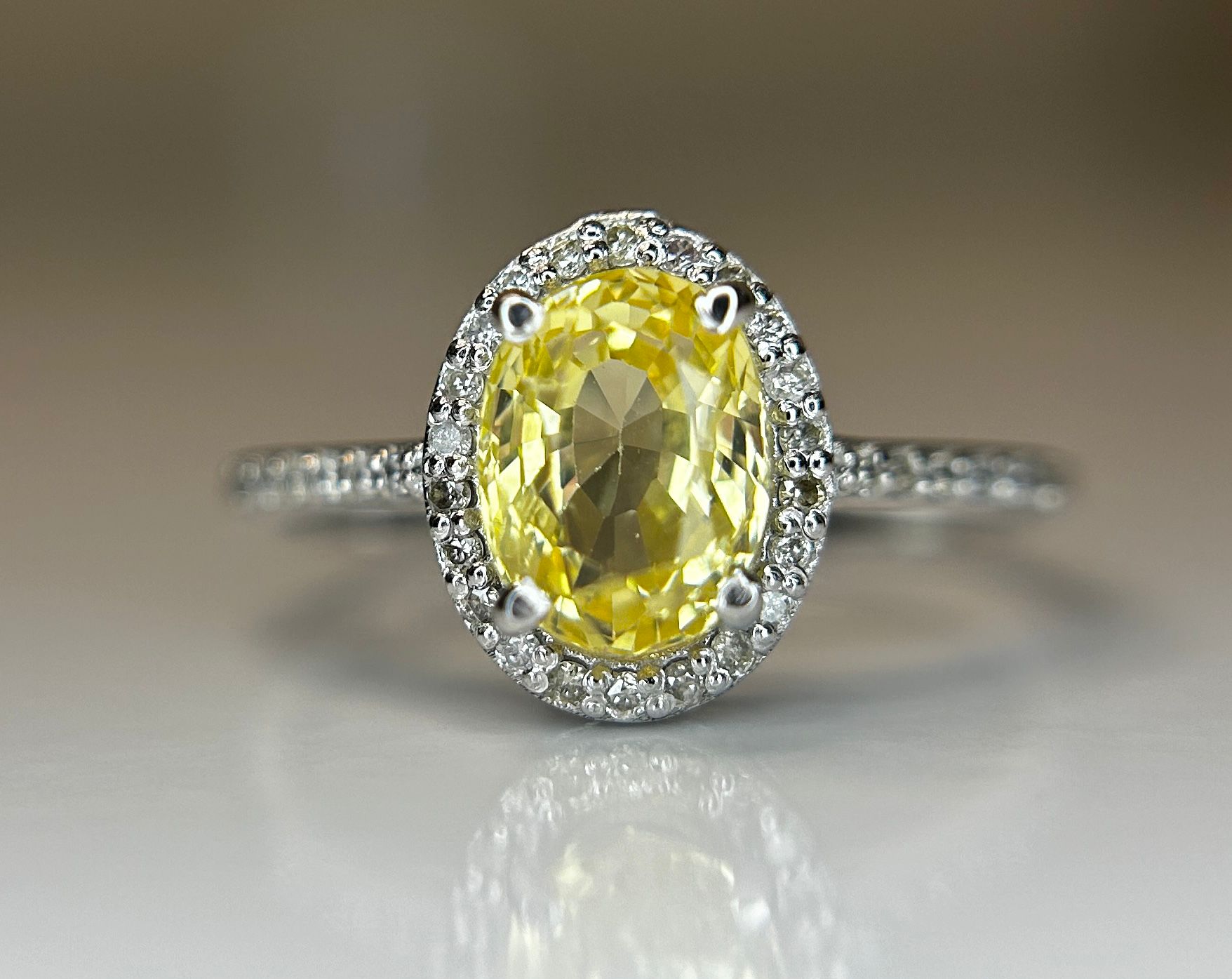 Beautiful Unheated Untreated Natural Ceylon Yellow Sapphire Diamonds & 18k Gold